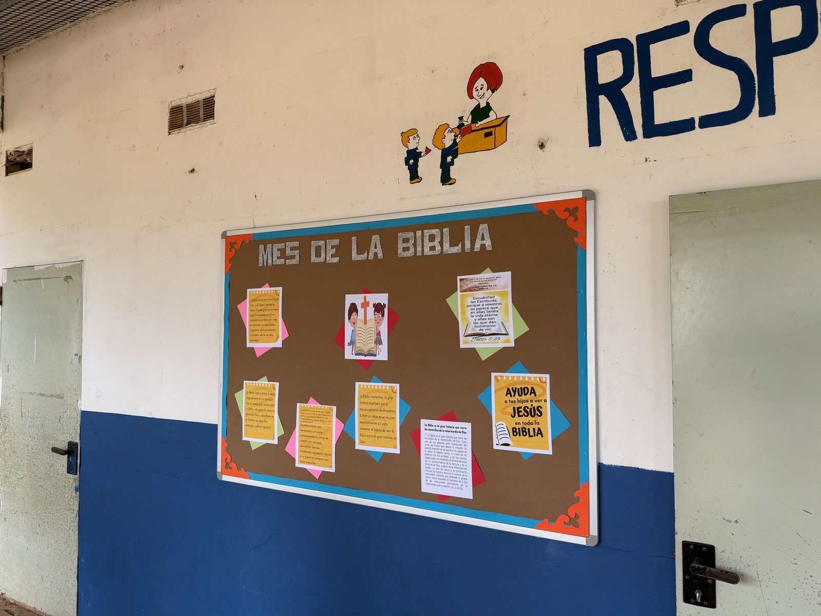 Mural del Mes de la Biblia